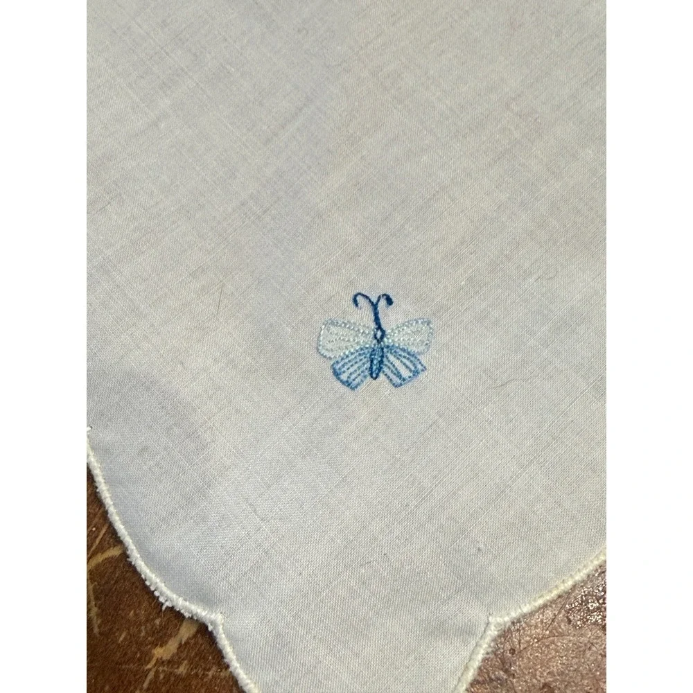 Vintage White Linen Scalloped X-Shape Table Topper Blue Floral Butterfly 21in